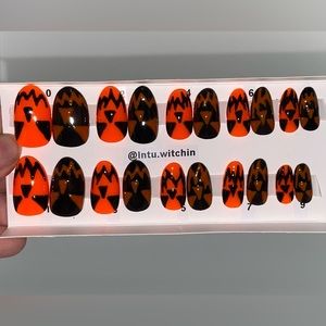 Handmade press on nails // Medium almond shape